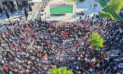 Kuvayi Milliye Şehri Tek Yürek: Balıkesir’de Sabahın İlk Işıklarında Dünya Kupası Çoşkusu!
