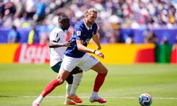 Senegal - Fransa Maçında Nefes Kesen İlk Yarı! Direğe Takılan Pozisyon Stadyumu Ayağa Kaldırdı!