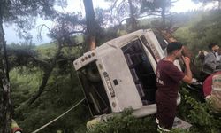 İzmir Bayındır'da Kaza: Tarım İşçilerini Taşıyan Midibüs Devrildi! 22 Yaralı