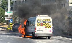 İstanbul Üsküdar'da Korku Dolu Dakikalar! Seyir Halindeyken Bir Anda Alev Almaya Başladı!