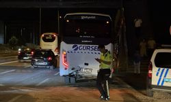Bursa'da Trafik Kazası: Otomobil İşçi Servisine Çarptı, 6 Yaralı