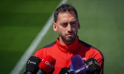 Kaptan Hakan Çalhanoğlu'ndan Avustralya Maçı Öncesi Net Uyarı: "Duran Toplarda Çok Dikkatli Olmalıyız"