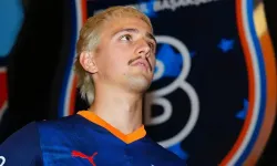 Başakşehir Yılın İlk Bombasını Patlattı! Berlin'in Yıldızı Michal Karbownik Süper Lig'e Geldi!