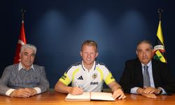 Fenerbahçe'de Tarihi Geri Dönüş Resmileşti! Dirk Kuyt Yuvasına Döndü: İsmail Kartal'ın Yeni Sağ Kolu Oldu!