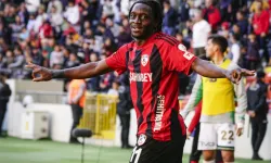 Süper Lig'de Görülmemiş Skandal! Gaziantep FK’lı Yıldız Futbolcu Lungoyi Kulübünden Habersiz Polonya'ya İmza Attı: