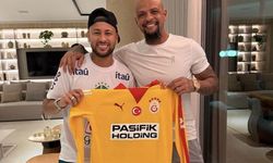 Neymar Galatasaray'a mı Geliyor? Galatasaray Formalı Fotoğraf Taraftarları Heyecanlandırdı!
