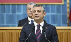 Özgür Özel’den TBMM’de Sert Mesajlar: “Bu Bir Grup Toplantısı Değil, Direniştir”