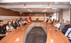 Eğitimde Vizyoner Adım: Balıkesir'de Yönetici Yetiştirme Programı Eğitmenlerine Teşekkür Belgesi Verildi