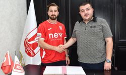Balıkesirspor'dan Bir Transfer Hamlesi Daha! 23 Yaşındaki Kanat Oyuncusu Göktuğ Yılmaz İmzayı Attı!