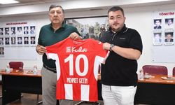 Balıkesirspor Yönetimi Sahada ve Kentte Aktif! Mert Alper Acar'dan Ticaret Borsası'na Ziyaret!
