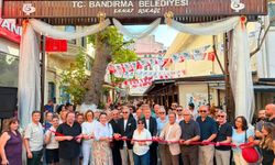 Bandırma'da Sanatın Kalbi Artık Bu Sokakta Atıyor! Dursun Mirza Bandırma Sanat Sokağı’nın Açılışını Yaptı!
