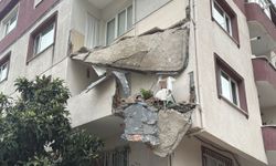İstanbul'da Korku Dolu Dakikalar! 5 Katlı Apartmanın Balkonları Çöktü: Küçükçekmece'de Fulya Sokak Alarmda