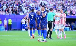 Fransa Çeyrek Finalde! Dünya Kupası'nda Erken Final Eşleşmesi: Mbappe Attı, Paraguay'ı Devirdiler...