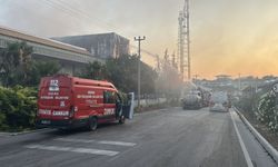 Adana Organize Sanayi'de Korkutan Yangın! Dev Fabrika Alevlere Teslim Oldu: Ekipler Seferber Edildi!