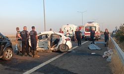 Şanlıurfa’da Feci Kaza: Ortalık Savaş Alanına Döndü! Halfeti Yol Ayrımında Katliam Gibi Kaza! 2 Ölü, 8 Yaralı Var!