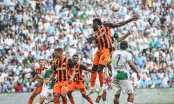 Bursaspor - Shakhtar Donetsk Maçında Gol Sesi Çıkmadı! 36 Bin Taraftar Önünde Kapalı Gişe Mücadele!