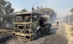 Balıkesir Gömeç'te Orman Yangını Büyüyor: Alevlerin Ortasında Kalan Su Tankeri Küle Döndü