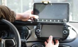Resmi Gazete'de Yayımlandı! Araç İçi Ekran, Multimedya ve Telefon Tutuculara 5 Santim Sınırı! Uymayana Ceza Yağacak!