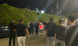 Balıkesir Avlu’da Kavga Paniği! Vatandaşların Uğrak Noktasında İki Grup Birbirine Girdi!