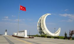 Balıkesir Çamlık’taki Dev Türk Bayrağı Neden İndirildi? Büyükşehir Belediyesi'nden İddialara Yanıt!