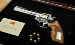 Erdoğan'ın NATO Zirvesindeki 357 Magnum Hediyesi Dünyayı Sallıyor! Kanada Başbakanı Carney'den Flaş Açıklama...