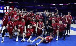 Belgrad'da Muhteşem Geri Dönüş: Filenin Efeleri Ukrayna'yı 3-2 Devirdi!