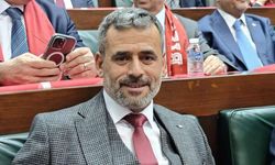Afyonkarahisar’da Belediye Başkanına Evinin Önünde Bıçaklı Saldırı! Arbedede Oğlu Yaralandı