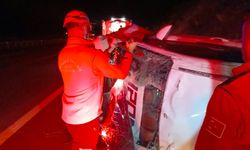 İzmir-İstanbul Otoyolunda Gece Yarısı Dehşeti! Savaştepe Mevkiinde İki Otomobil Çarpıştı: Yaralılar Var...