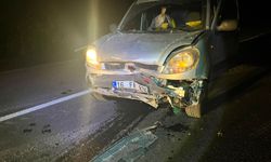 Sındırgı'da Gece Yarısı Can Pazarı! Şahinkaya Mahallesi'nde Korkunç Kaza: Sıkışan Sürücü İçin Ekipler Seferber Oldu!