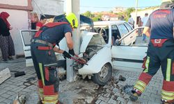 Burhaniye’de Korkutan Trafik Kazası! Ekipler Saniyeler İçinde Bölgeye Sevk Edildi: "2 Yaralı Var!"