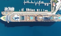 Marmaris Limanı’nda Dev Hareketlilik: 333 Metrelik MSC Divina 4 Bin Turistle Geldi!