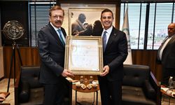 Rifat Hisarcıklıoğlu Büyükşehir'in bamya cipslerine bayıldı!