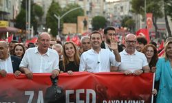 Kuvayı milliye şehri Balıkesir’de Zafer Bayramı böyle kutlandı