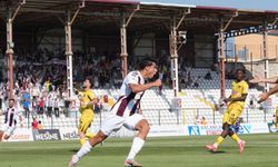 Bandırmaspor Sezona Fırtına Gibi Başladı! İstanbulspor Karşısında 3-0'lık Farklı Galibiyet!