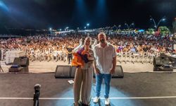 Gömeç Sahili'nde İğne Atsan Yere Düşmedi! Afra Konserinde Binlerce Kişi Tek Yürek Oldu!