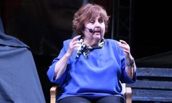 8. Edremit Kitap Fuarı’nda Gazetecilik Masaya Yatırıldı: Ayşenur Arslan Katılımcılarla Buluştu!