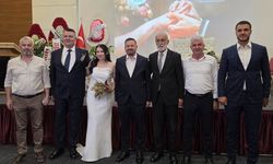 Balıkesir Basın Camiasının Mutlu Günü! Gazeteci Cengiz Güneş Kızı Gözde Dünyaevine Girdi!