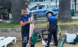 Erdek'te Kumsallara Zincirlenen ve Betona Sabitlenen Şezlonglar Zabıta Tarafından Kaldırıldı!