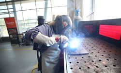 Kadınlar Kaynak Makinesinin Başına Geçti, Fabrikalarda İşbaşı Yapacak