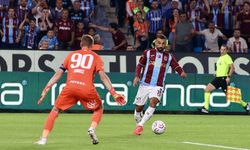 Trabzonspor Soyunma Odasına Geride Girdi: Ferencvaros İlk Yarıyı 1-0 Önde Tamamladı!