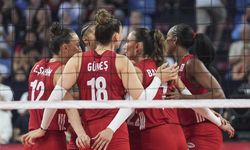 Türkiye - Letonya Voleybol Maçı Sonucu: Sultanlar 3-0 Kazanarak Şampiyonaya Zaferle Başladı!