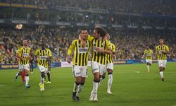 Kadıköy'de Nefes Kesan İlk Yarı! VAR Kararı, 4 Gol ve Fırtına Gibi Fenerbahçe: İşte Maçın Tüm Detayları: