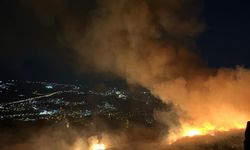 Ankara Mamak’ta Korkutan Yangın! Alevler Geceyi Aydınlattı: Ekipler Bölgeye Seferber Oldu!