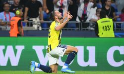 Lyon Maçının İlk Yarısında Vedat Muriqi ve Archie Brown Attı, Fenerbahçe Şampiyonlar Ligi Yolunda!