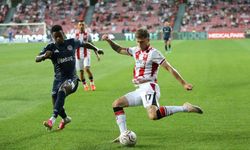 Samsunspor-Fenerbahçe Maçında İlk Yarı Bitti! Vedat Muriqi Attı, Direk İkinci Gole İzin Vermedi
