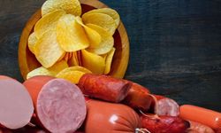Cips, Salam, Sosis ve Peynir... Yasak Geliyor! Tütsü Aromaları Kademeli Olarak Yasaklanıyor!