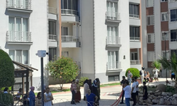 Edremit’te Bir Sitede Yangın Paniği: Havalandırma Boşluğu Alev Aldı!