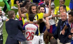 Lyon - Fenerbahçe Maçı Sonunda Saha Karıştı: Lyon’lu Futbolcular Guendouzi’ye Saldırmaya Kalktı!