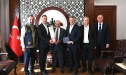 Balıkesir’de Kurtdereli Zirvesi! Ahmet Akın, Mesut Akbıyık ve Güreş Ağası Kemal Aydın Vali Ustaoğlu’nu Ziyaret Etti
