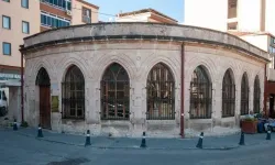 Balıkesir'de 730 Yıllık Miras Yeniden Canlandı! Karesi Bey Türbesi Ziyarete Açıldı!